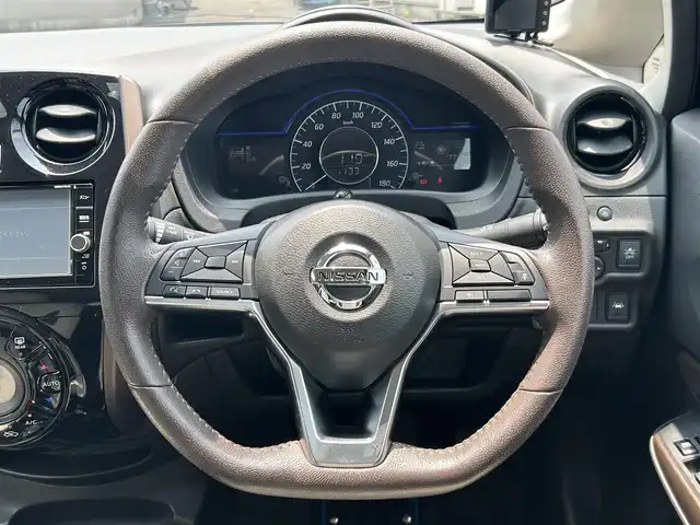 日産 ノート e－パワー メダリスト 福島県 2018(平30)年 1.4万km スーパーブラック 純正ナビゲーション/型番：MM317D-W/【DVD/SD/BT/TV】/アラウンドビューモニター/ドライブレコーダー/ETC/インテリジェントルームミラー/レーダークルーズコントロール/車線逸脱防止支援システム/アイドリングストップ/LEDオートライト/純正フロアマット