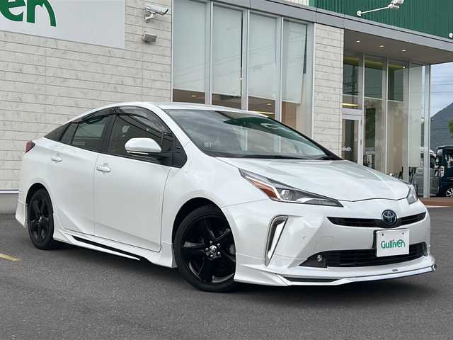 トヨタ プリウス SセーフティプラスⅡ 香川県 2021(令3)年 4.5万km プラチナホワイトパールマイカ ワンオーナー/純正9型ナビ/　(Bluetooth/CD/DVD)/フルセグTV/バックカメラ/ビルトインETC/純正ドライブレコーダー/レーダークルーズコントロール/インテリジェントクリアランスソナー/セーフティセンス/・プリクラッシュセーフティ/・レーントレーシングアシスト/・オートマチックハイビーム/・ロードサインアシスト/・先行車発進告知機能/ブラインドスポットモニター/リアクロストラフィックアラート/LEDヘッドランプ/合皮巻きステアリング/スマートエントリー/スタートシステム/禁煙車