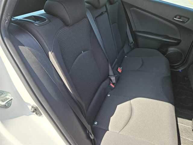 トヨタ プリウス SセーフティプラスⅡ 香川県 2021(令3)年 4.5万km プラチナホワイトパールマイカ ワンオーナー/純正9型ナビ/　(Bluetooth/CD/DVD)/フルセグTV/バックカメラ/ビルトインETC/純正ドライブレコーダー/レーダークルーズコントロール/インテリジェントクリアランスソナー/セーフティセンス/・プリクラッシュセーフティ/・レーントレーシングアシスト/・オートマチックハイビーム/・ロードサインアシスト/・先行車発進告知機能/ブラインドスポットモニター/リアクロストラフィックアラート/LEDヘッドランプ/合皮巻きステアリング/スマートエントリー/スタートシステム/禁煙車