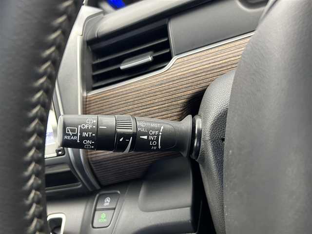 ホンダ フリード クロスター ホンダセンシング 愛知県 2021(令3)年 3.5万km スーパープラチナグレーメタリック ホンダセンシング/　　・衝突軽減ブレーキシステム/　　・歩行者事故低減ステアリング/　　・路外逸脱抑制機能/　　・アダプティブクルーズコントロール/　　・車線維持支援システム/　　・誤発信抑制機能/　　・先行車発進お知らせ機能/　　・標識認識機能/純正9インチインターナビ/　　・CD/DVD/フルセグ/Bluetooth/両側パワースライドドア/寒冷地仕様/ワイパーデアイサー/バックカメラ/ETC/本革巻ステアリングリモコン/ハーフレザーシート/シートヒーター（前席）/キャプテンシート/ロールサンシェード/純正LEDヘッドライト/フォグランプ/純正15インチアルミホイール/取扱説明書/保証書/スペアキー