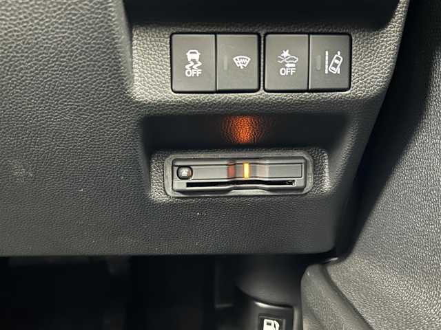 ホンダ フリード クロスター ホンダセンシング 愛知県 2021(令3)年 3.5万km スーパープラチナグレーメタリック ホンダセンシング/　　・衝突軽減ブレーキシステム/　　・歩行者事故低減ステアリング/　　・路外逸脱抑制機能/　　・アダプティブクルーズコントロール/　　・車線維持支援システム/　　・誤発信抑制機能/　　・先行車発進お知らせ機能/　　・標識認識機能/純正9インチインターナビ/　　・CD/DVD/フルセグ/Bluetooth/両側パワースライドドア/寒冷地仕様/ワイパーデアイサー/バックカメラ/ETC/本革巻ステアリングリモコン/ハーフレザーシート/シートヒーター（前席）/キャプテンシート/ロールサンシェード/純正LEDヘッドライト/フォグランプ/純正15インチアルミホイール/取扱説明書/保証書/スペアキー