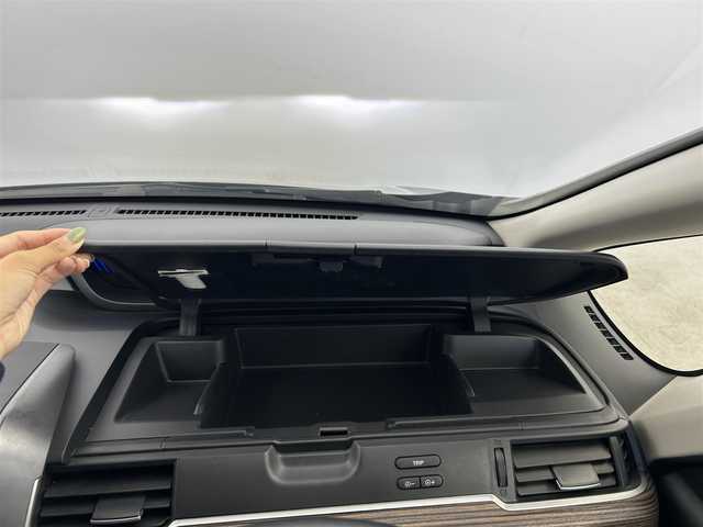 ホンダ フリード クロスター ホンダセンシング 愛知県 2021(令3)年 3.5万km スーパープラチナグレーメタリック ホンダセンシング/　　・衝突軽減ブレーキシステム/　　・歩行者事故低減ステアリング/　　・路外逸脱抑制機能/　　・アダプティブクルーズコントロール/　　・車線維持支援システム/　　・誤発信抑制機能/　　・先行車発進お知らせ機能/　　・標識認識機能/純正9インチインターナビ/　　・CD/DVD/フルセグ/Bluetooth/両側パワースライドドア/寒冷地仕様/ワイパーデアイサー/バックカメラ/ETC/本革巻ステアリングリモコン/ハーフレザーシート/シートヒーター（前席）/キャプテンシート/ロールサンシェード/純正LEDヘッドライト/フォグランプ/純正15インチアルミホイール/取扱説明書/保証書/スペアキー