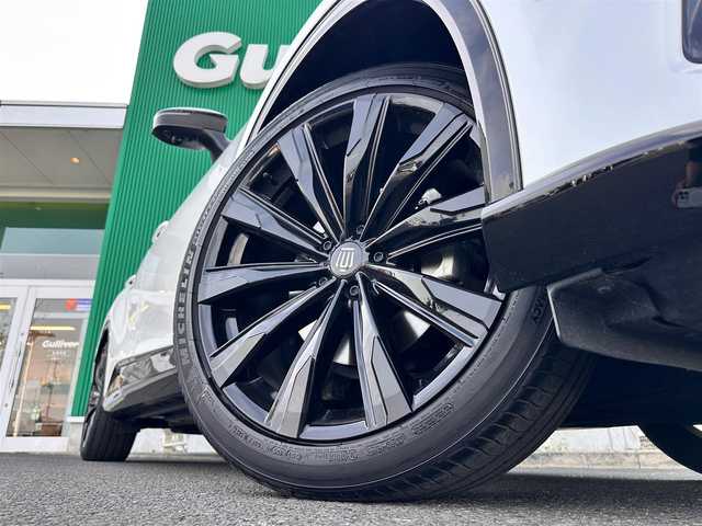 トヨタ クラウン スポーツ Z 宮城県 2024(令6)年 2.5万km プレシャスホワイトパール パノラマルーフ/サンドブラウン内装/サンドブラウン革シート/＝＝＝/セーフティセンス/・プリクラッシュセーフティ/・緊急時操舵支援/・フロントクロストラフィックアラート/・レーンチェンジアシスト/・レーントレーシングアシスト/・レーンディパーチャーアラート/・レーダークルーズコントロール/・アダプティブハイビームシステム/・ロードサインアシスト/・ドライバー異常時対応システム/・プロアクティブドライビングアシスト/・発進遅れ告知機能/トヨタチームメイト/・アドバンストドライブ/・リモート機能付アドバストパーク/パーキングサポートブレーキ/ブラインドスポットモニター/安心降車アシスト/ヘッドアップディスプレイ/デジタルインナーミラー/パノラミックビューモニター/12.3インチディスプレイオーディオ/・コネクティッドナビ/・フルセグTV/・AppleCarPlay/AndroidAuto/ETC2.0/ドライブレコーダー/ハンズフリーパワーバックドア/ステアヒーター/シートヒーター/ベンチレーション/パワーシート