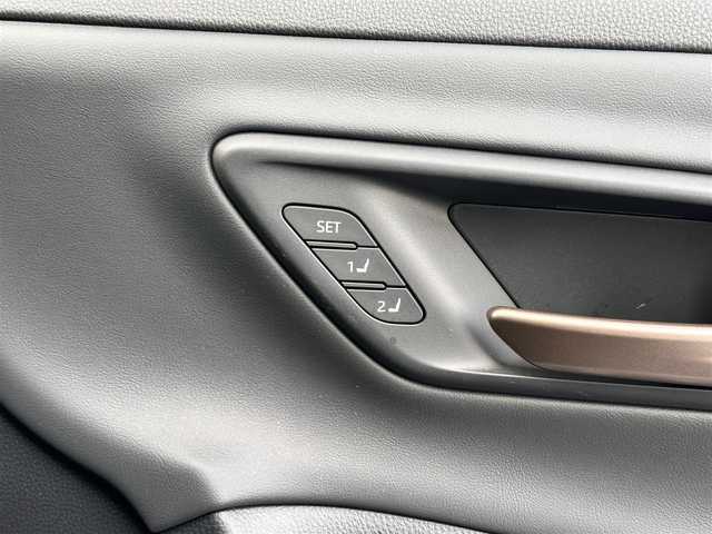 トヨタ クラウン スポーツ Z 宮城県 2024(令6)年 2.5万km プレシャスホワイトパール パノラマルーフ/サンドブラウン内装/サンドブラウン革シート/＝＝＝/セーフティセンス/・プリクラッシュセーフティ/・緊急時操舵支援/・フロントクロストラフィックアラート/・レーンチェンジアシスト/・レーントレーシングアシスト/・レーンディパーチャーアラート/・レーダークルーズコントロール/・アダプティブハイビームシステム/・ロードサインアシスト/・ドライバー異常時対応システム/・プロアクティブドライビングアシスト/・発進遅れ告知機能/トヨタチームメイト/・アドバンストドライブ/・リモート機能付アドバストパーク/パーキングサポートブレーキ/ブラインドスポットモニター/安心降車アシスト/ヘッドアップディスプレイ/デジタルインナーミラー/パノラミックビューモニター/12.3インチディスプレイオーディオ/・コネクティッドナビ/・フルセグTV/・AppleCarPlay/AndroidAuto/ETC2.0/ドライブレコーダー/ハンズフリーパワーバックドア/ステアヒーター/シートヒーター/ベンチレーション/パワーシート