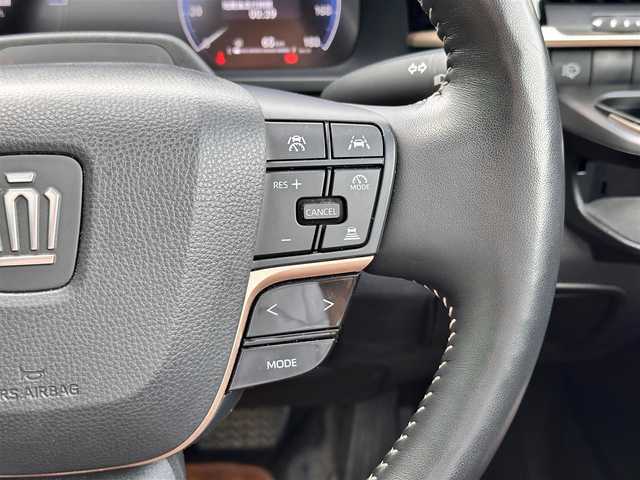 トヨタ クラウン スポーツ Z 宮城県 2024(令6)年 2.5万km プレシャスホワイトパール パノラマルーフ/サンドブラウン内装/サンドブラウン革シート/＝＝＝/セーフティセンス/・プリクラッシュセーフティ/・緊急時操舵支援/・フロントクロストラフィックアラート/・レーンチェンジアシスト/・レーントレーシングアシスト/・レーンディパーチャーアラート/・レーダークルーズコントロール/・アダプティブハイビームシステム/・ロードサインアシスト/・ドライバー異常時対応システム/・プロアクティブドライビングアシスト/・発進遅れ告知機能/トヨタチームメイト/・アドバンストドライブ/・リモート機能付アドバストパーク/パーキングサポートブレーキ/ブラインドスポットモニター/安心降車アシスト/ヘッドアップディスプレイ/デジタルインナーミラー/パノラミックビューモニター/12.3インチディスプレイオーディオ/・コネクティッドナビ/・フルセグTV/・AppleCarPlay/AndroidAuto/ETC2.0/ドライブレコーダー/ハンズフリーパワーバックドア/ステアヒーター/シートヒーター/ベンチレーション/パワーシート