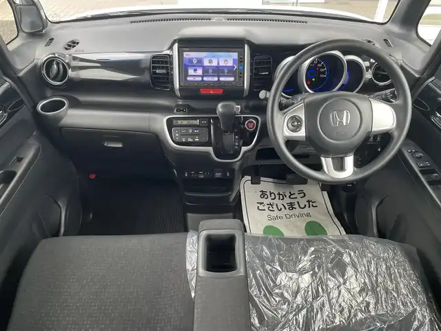 ホンダ Ｎ ＢＯＸ カスタム SSブラックSパッケージ 徳島県 2016(平28)年 7.1万km プレミアムホワイトパールⅡ (株)IDOMが運営する【じしゃロン徳島店】の自社ローン専用車両になります。こちらは現金またはオートローンご利用時の価格です。自社ローンご希望の方は別途その旨お申付け下さい/ワンオーナー/両側パワースライドドア　/フルセグTV　/バックカメラ　/ETC/Bluetooth　/運転席助手席シートヒーター　