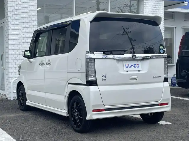 ホンダ Ｎ ＢＯＸ カスタム SSブラックSパッケージ 徳島県 2016(平28)年 7.1万km プレミアムホワイトパールⅡ (株)IDOMが運営する【じしゃロン徳島店】の自社ローン専用車両になります。こちらは現金またはオートローンご利用時の価格です。自社ローンご希望の方は別途その旨お申付け下さい/ワンオーナー/両側パワースライドドア　/フルセグTV　/バックカメラ　/ETC/Bluetooth　/運転席助手席シートヒーター　