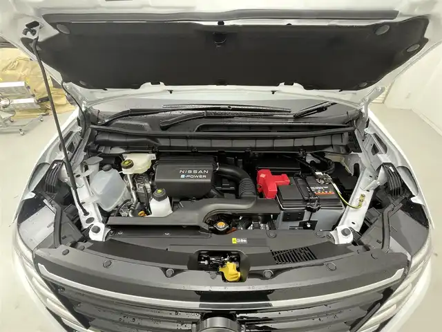 日産 セレナ e－パワー ハイウェイスター V 茨城県 2025(令7)年 0.1千km プリズムホワイト 純正12.3インチナビ/・全方位カメラ/・Bluetooth/・フルセグTV/BSM/プロパイロット/・エマージェンシーブレーキ/・クルーズコントロール/・車線逸脱防止支援システム/後席モニター/ドラレコ/ビルドインETC2.0/WAC/USB入力端子/両側ハンズフリーオートスライドドア/前後コーナーセンサー/純正アルミホイール