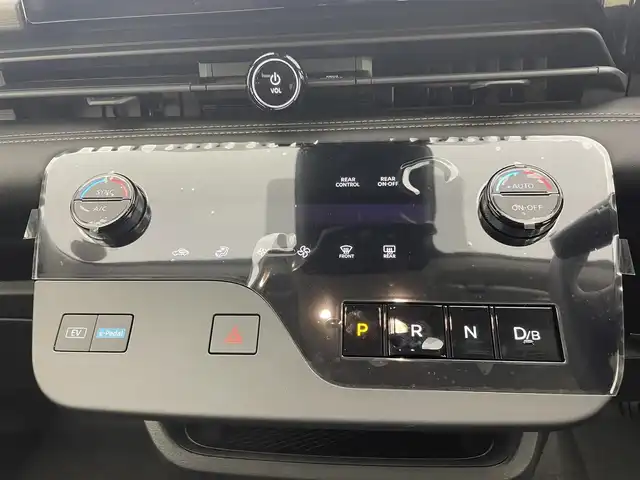 日産 セレナ e－パワー ハイウェイスター V 茨城県 2025(令7)年 0.1千km プリズムホワイト 純正12.3インチナビ/・全方位カメラ/・Bluetooth/・フルセグTV/BSM/プロパイロット/・エマージェンシーブレーキ/・クルーズコントロール/・車線逸脱防止支援システム/後席モニター/ドラレコ/ビルドインETC2.0/WAC/USB入力端子/両側ハンズフリーオートスライドドア/前後コーナーセンサー/純正アルミホイール