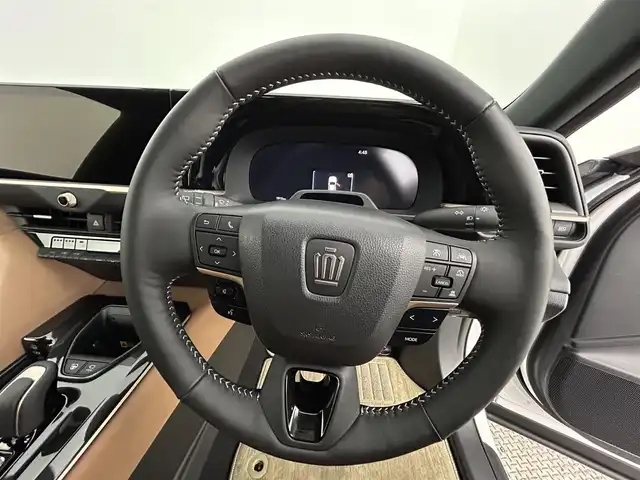 トヨタ クラウン スポーツ Z 道央・札幌 2025(令7)年 0.2万km パールⅡ ・４WD/・メーカーナビ/　BT/USB/フルセグ/miracast/・パノラミックビューモニター/・ビルトインETC2.0/・デジタルインナーミラー/・ワイヤレス充電/・AC100V/1500W/・トヨタセーフティセンス/・レーダークルーズコントロール/・オートハイビーム/・クリアランスソナー/・PCS/・LDA/・BSM/・HUD/・PDA/・RCTA/・PKSB/・SEA/・RCA/・レザーシート/・前席シートヒーター/・前席シートベンチレーション/・LEDヘッドライト/・フォグライト/・オートライト/・プッシュスタート/・スマートキー/・フロアマット
