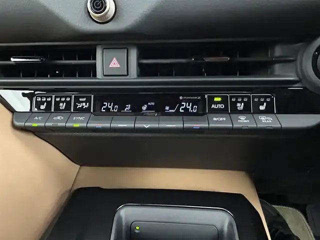 トヨタ クラウン スポーツ Z 道央・札幌 2025(令7)年 0.2万km パールⅡ ・４WD/・メーカーナビ/　BT/USB/フルセグ/miracast/・パノラミックビューモニター/・ビルトインETC2.0/・デジタルインナーミラー/・ワイヤレス充電/・AC100V/1500W/・トヨタセーフティセンス/・レーダークルーズコントロール/・オートハイビーム/・クリアランスソナー/・PCS/・LDA/・BSM/・HUD/・PDA/・RCTA/・PKSB/・SEA/・RCA/・レザーシート/・前席シートヒーター/・前席シートベンチレーション/・LEDヘッドライト/・フォグライト/・オートライト/・プッシュスタート/・スマートキー/・フロアマット