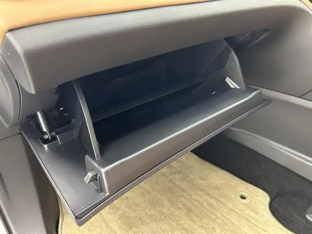 トヨタ クラウン スポーツ Z 道央・札幌 2025(令7)年 0.2万km パールⅡ ・４WD/・メーカーナビ/　BT/USB/フルセグ/miracast/・パノラミックビューモニター/・ビルトインETC2.0/・デジタルインナーミラー/・ワイヤレス充電/・AC100V/1500W/・トヨタセーフティセンス/・レーダークルーズコントロール/・オートハイビーム/・クリアランスソナー/・PCS/・LDA/・BSM/・HUD/・PDA/・RCTA/・PKSB/・SEA/・RCA/・レザーシート/・前席シートヒーター/・前席シートベンチレーション/・LEDヘッドライト/・フォグライト/・オートライト/・プッシュスタート/・スマートキー/・フロアマット