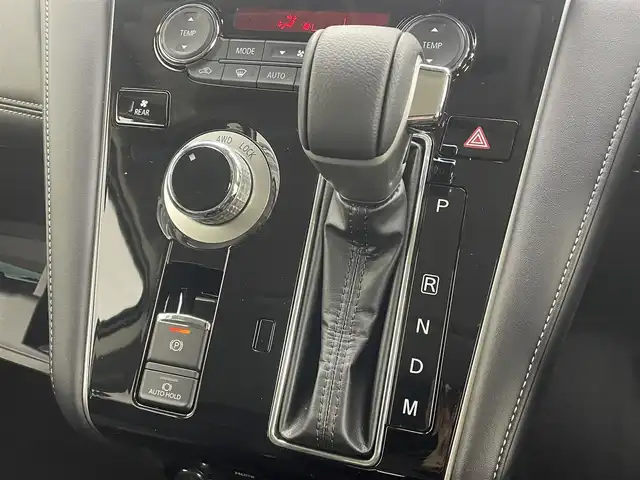 三菱 デリカＤ：５ シャモニー 茨城県 2025(令7)年 0.1千km グラファイトグレーメタリック/ブラックマイカ CHAMONIX (8人)/4WD　e-Assist/電動ステップレス/D:5専用11型ナビゲーション/・フルセグＴＶ/・ＣＤ/・ＤＶＤ/・Bluetooth/全周囲モニター/12.8型後席用モニター/衝突被害軽減ブレーキ/追従型クルーズコントロール/両側パワースライドドア/パワーシート/レザーシート/シートヒーター/ステアリングヒーター/電動リヤゲート/プッシュスタート/スマートキー/スペアキー