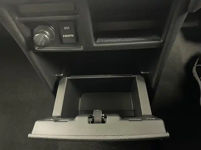 三菱 デリカＤ：５ シャモニー 茨城県 2025(令7)年 0.1千km グラファイトグレーメタリック/ブラックマイカ CHAMONIX (8人)/4WD　e-Assist/電動ステップレス/D:5専用11型ナビゲーション/・フルセグＴＶ/・ＣＤ/・ＤＶＤ/・Bluetooth/全周囲モニター/12.8型後席用モニター/衝突被害軽減ブレーキ/追従型クルーズコントロール/両側パワースライドドア/パワーシート/レザーシート/シートヒーター/ステアリングヒーター/電動リヤゲート/プッシュスタート/スマートキー/スペアキー