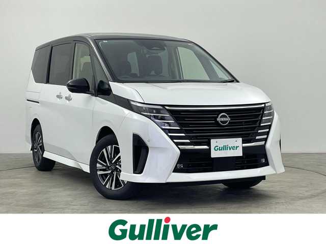 日産 セレナ e－パワー ハイウェイスター V 群馬県 2025(令7)年 0.1千km 白 登録済未使用車　純正１２．３インチメモリナビ　フリップダウンモニター　アラウンドビューモニター　プロパイロット　両側パワースライドドア　ワイヤレス充電器　ＢＳＭ　デジタルインターミラー　ＥＴＣ