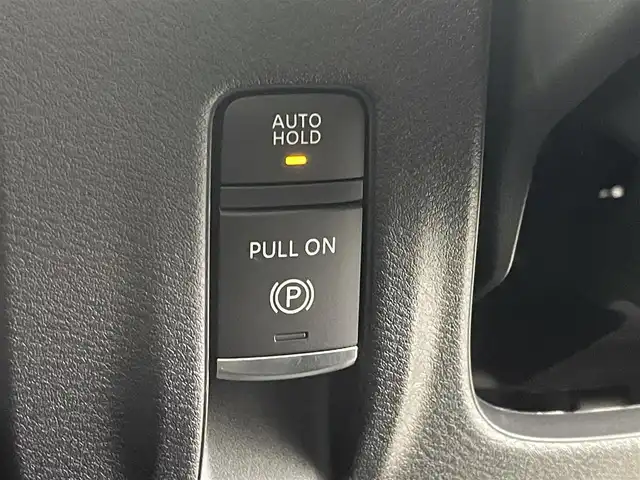 日産 セレナ e－パワー ハイウェイスター V 群馬県 2025(令7)年 0.1千km 白 登録済未使用車　純正１２．３インチメモリナビ　フリップダウンモニター　アラウンドビューモニター　プロパイロット　両側パワースライドドア　ワイヤレス充電器　ＢＳＭ　デジタルインターミラー　ＥＴＣ