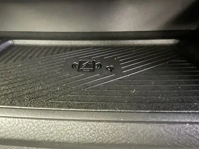 日産 セレナ e－パワー ハイウェイスター V 群馬県 2025(令7)年 0.1千km 白 登録済未使用車　純正１２．３インチメモリナビ　フリップダウンモニター　アラウンドビューモニター　プロパイロット　両側パワースライドドア　ワイヤレス充電器　ＢＳＭ　デジタルインターミラー　ＥＴＣ