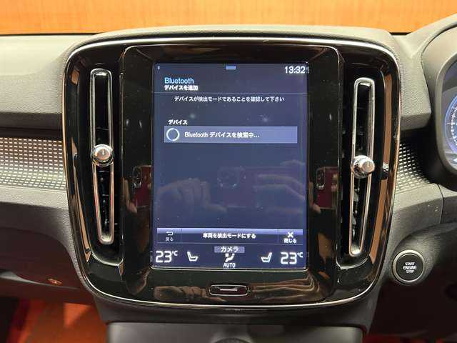ボルボ ＸＣ４０ T4 AWD Rデザイン 千葉県 2020(令2)年 3.9万km クリスタルホワイトP ＡＣＣ　/パノラマＳＲ　/ｈａｒｍａｎｋａｒｄｏｎサウンド　/半革　/ナビ　/ＴＶ　/３６０°/Ｂｌｕｅｔｏｏｔｈ接続　/シートＨ　/電動リアゲート　/パーキングアシスト　/衝突軽減Ｂ　/ＢＳＭ　/ＬＫＡ　/ＥＴＣ　/１オーナー