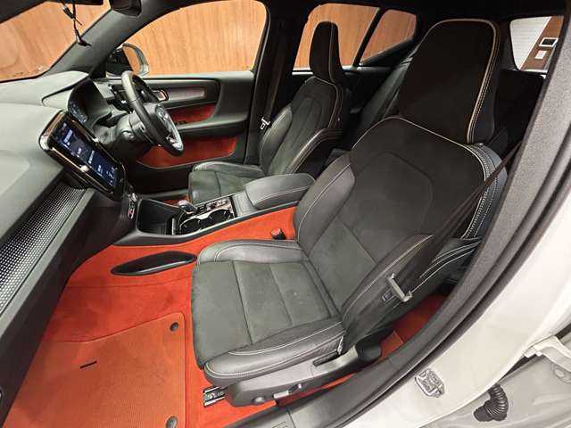 ボルボ ＸＣ４０ T4 AWD Rデザイン 千葉県 2020(令2)年 3.9万km クリスタルホワイトP ＡＣＣ　/パノラマＳＲ　/ｈａｒｍａｎｋａｒｄｏｎサウンド　/半革　/ナビ　/ＴＶ　/３６０°/Ｂｌｕｅｔｏｏｔｈ接続　/シートＨ　/電動リアゲート　/パーキングアシスト　/衝突軽減Ｂ　/ＢＳＭ　/ＬＫＡ　/ＥＴＣ　/１オーナー