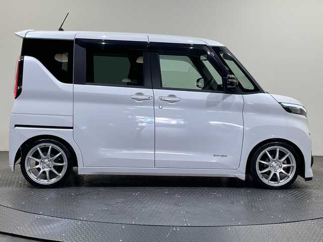 日産 ルークス HWS X アーバンクロム プロパイロットED 愛媛県 2022(令4)年 2.3万km ホワイトパール 社外ナビ/フルセグ/Bluetooth/USB/全周囲カメラ/プロパイロット/両側電動スライドドア/衝突被害軽減ブレーキ/レーンキープアシスト/コーナーセンサー/オートライトLEDヘッドライト/ETC/社外16インチアルミ/スペアキー/保証書/取扱説明書