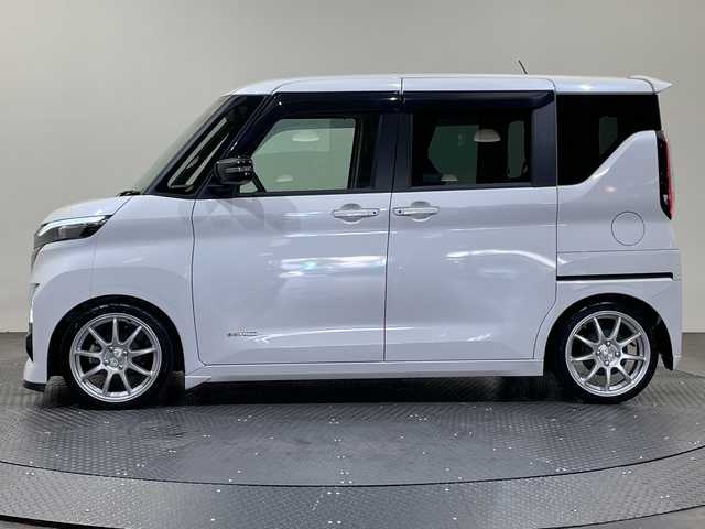 日産 ルークス HWS X アーバンクロム プロパイロットED 愛媛県 2022(令4)年 2.3万km ホワイトパール 社外ナビ/フルセグ/Bluetooth/USB/全周囲カメラ/プロパイロット/両側電動スライドドア/衝突被害軽減ブレーキ/レーンキープアシスト/コーナーセンサー/オートライトLEDヘッドライト/ETC/社外16インチアルミ/スペアキー/保証書/取扱説明書