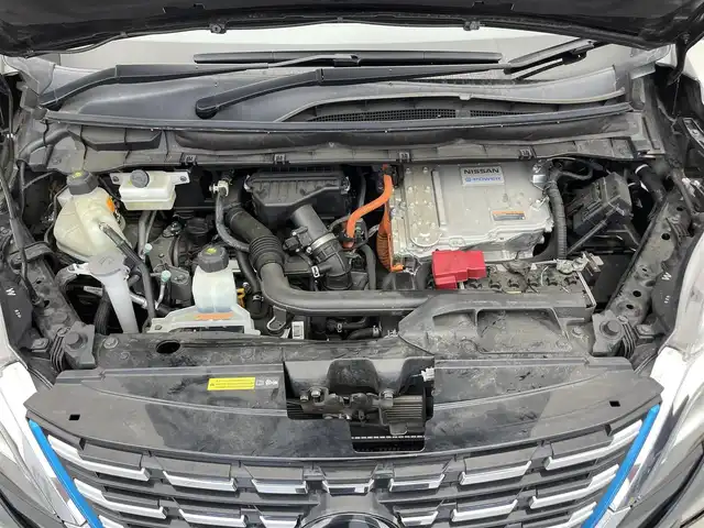 日産 セレナ e－パワー ハイウェイスター V 神奈川県 2020(令2)年 5.1万km ダイヤモンドブラック 純正10型ナビ/両側電動スライドドア/全方位カメラ/ETC/衝突被害軽減ブレーキ/クルーズコントロール/レーンキープアシスト/LEDヘッドライト/クリアランスソナー/電動パーキング/オートホールド/純正アルミホイール