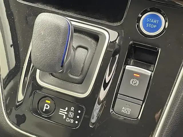 日産 セレナ e－パワー ハイウェイスター V 神奈川県 2020(令2)年 5.1万km ダイヤモンドブラック 純正10型ナビ/両側電動スライドドア/全方位カメラ/ETC/衝突被害軽減ブレーキ/クルーズコントロール/レーンキープアシスト/LEDヘッドライト/クリアランスソナー/電動パーキング/オートホールド/純正アルミホイール