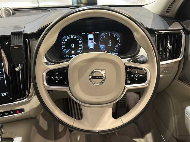 ボルボ Ｖ９０ T6 AWD インスクリプション 新潟県 2018(平30)年 4.6万km マジックブルーマイカ Bowers＆Wilkins/タッチスクリーン式センターディスプレイ（9インチ）/HDDナビゲーションシステム/・TV/BT/ヘッドアップディスプレイ/ステアリングアシスト付BLIS/インターセクション・サポート/被追突時警告機能/360°ビューカメラ/アダプティブ・クルーズ・コントロール/パイロット・アシスト/レーン・キーピング・エイド/レーン・チェンジ・マージ・エイド/パーク・アシスト・パイロット/コーナリングライト/アクティブベンディングライト/シートヒーター/ベンチレーション/パワーシート/ETC/ドライブレコーダー/レーダー探知機