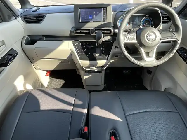 日産 ルークス X 岡山県 2022(令4)年 3.3万km ホワイトパール 登録時走行距離32988km/社外ナビ(MDV-D208BT)/　(CD/DVD/フルセグTV/Bluetooth)/全方位カメラ/コーナーセンサー/両側スライドドア/パワースライドドア/Clazzioレザー調シートカバー/ステアリングスイッチ/オートライト/ヘッドライトレベライザー/プッシュスタート/スマートキー/スペアキー×1/アイドリングストップ/ロールサンシェード/電動格納ミラー/純正フロアマット/横滑防止装置/盗難防止装置/取扱説明書/新車時整備手帳（保証書）