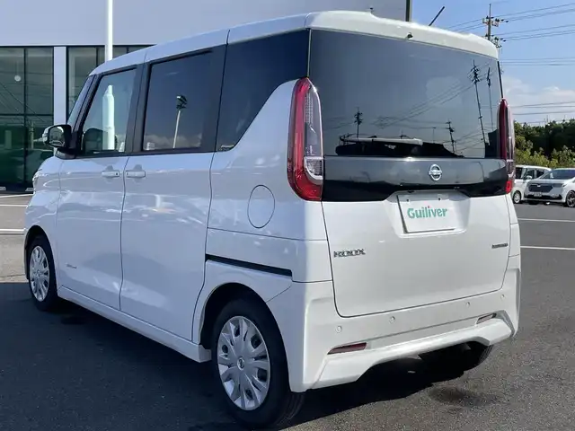 日産 ルークス X 岡山県 2022(令4)年 3.3万km ホワイトパール 登録時走行距離32988km/社外ナビ(MDV-D208BT)/　(CD/DVD/フルセグTV/Bluetooth)/全方位カメラ/コーナーセンサー/両側スライドドア/パワースライドドア/Clazzioレザー調シートカバー/ステアリングスイッチ/オートライト/ヘッドライトレベライザー/プッシュスタート/スマートキー/スペアキー×1/アイドリングストップ/ロールサンシェード/電動格納ミラー/純正フロアマット/横滑防止装置/盗難防止装置/取扱説明書/新車時整備手帳（保証書）