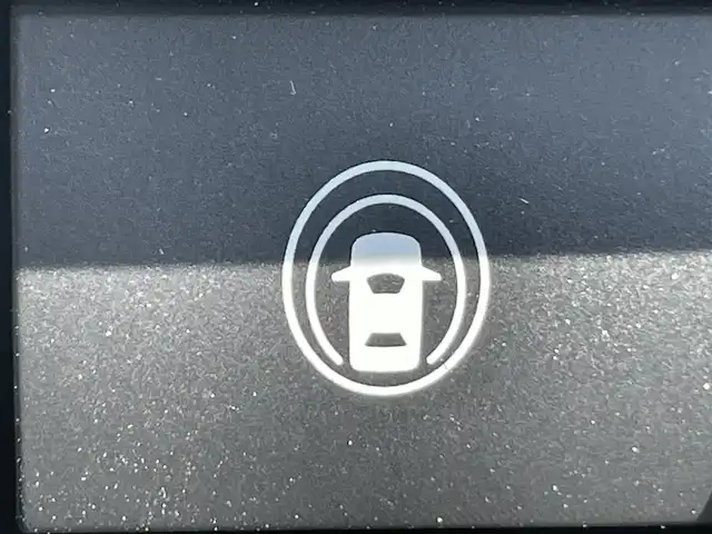 日産 ルークス X 岡山県 2022(令4)年 3.3万km ホワイトパール 登録時走行距離32988km/社外ナビ(MDV-D208BT)/　(CD/DVD/フルセグTV/Bluetooth)/全方位カメラ/コーナーセンサー/両側スライドドア/パワースライドドア/Clazzioレザー調シートカバー/ステアリングスイッチ/オートライト/ヘッドライトレベライザー/プッシュスタート/スマートキー/スペアキー×1/アイドリングストップ/ロールサンシェード/電動格納ミラー/純正フロアマット/横滑防止装置/盗難防止装置/取扱説明書/新車時整備手帳（保証書）