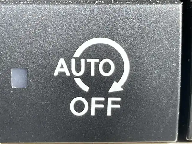 日産 ルークス X 岡山県 2022(令4)年 3.3万km ホワイトパール 登録時走行距離32988km/社外ナビ(MDV-D208BT)/　(CD/DVD/フルセグTV/Bluetooth)/全方位カメラ/コーナーセンサー/両側スライドドア/パワースライドドア/Clazzioレザー調シートカバー/ステアリングスイッチ/オートライト/ヘッドライトレベライザー/プッシュスタート/スマートキー/スペアキー×1/アイドリングストップ/ロールサンシェード/電動格納ミラー/純正フロアマット/横滑防止装置/盗難防止装置/取扱説明書/新車時整備手帳（保証書）