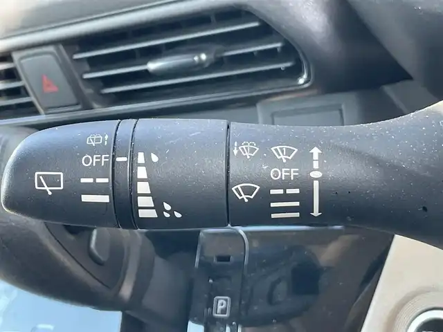 日産 ルークス X 岡山県 2022(令4)年 3.3万km ホワイトパール 登録時走行距離32988km/社外ナビ(MDV-D208BT)/　(CD/DVD/フルセグTV/Bluetooth)/全方位カメラ/コーナーセンサー/両側スライドドア/パワースライドドア/Clazzioレザー調シートカバー/ステアリングスイッチ/オートライト/ヘッドライトレベライザー/プッシュスタート/スマートキー/スペアキー×1/アイドリングストップ/ロールサンシェード/電動格納ミラー/純正フロアマット/横滑防止装置/盗難防止装置/取扱説明書/新車時整備手帳（保証書）