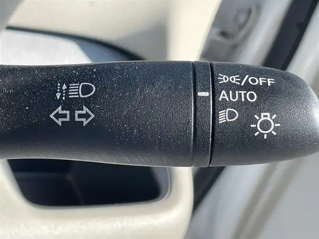 日産 ルークス X 岡山県 2022(令4)年 3.3万km ホワイトパール 登録時走行距離32988km/社外ナビ(MDV-D208BT)/　(CD/DVD/フルセグTV/Bluetooth)/全方位カメラ/コーナーセンサー/両側スライドドア/パワースライドドア/Clazzioレザー調シートカバー/ステアリングスイッチ/オートライト/ヘッドライトレベライザー/プッシュスタート/スマートキー/スペアキー×1/アイドリングストップ/ロールサンシェード/電動格納ミラー/純正フロアマット/横滑防止装置/盗難防止装置/取扱説明書/新車時整備手帳（保証書）