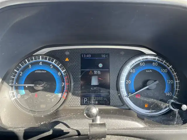 日産 ルークス X 岡山県 2022(令4)年 3.3万km ホワイトパール 登録時走行距離32988km/社外ナビ(MDV-D208BT)/　(CD/DVD/フルセグTV/Bluetooth)/全方位カメラ/コーナーセンサー/両側スライドドア/パワースライドドア/Clazzioレザー調シートカバー/ステアリングスイッチ/オートライト/ヘッドライトレベライザー/プッシュスタート/スマートキー/スペアキー×1/アイドリングストップ/ロールサンシェード/電動格納ミラー/純正フロアマット/横滑防止装置/盗難防止装置/取扱説明書/新車時整備手帳（保証書）