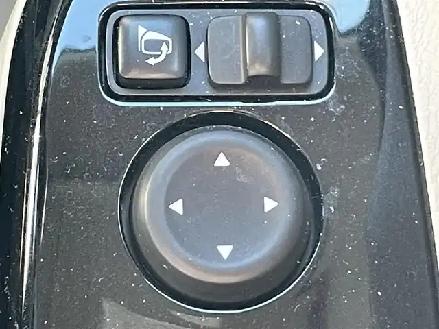 日産 ルークス X 岡山県 2022(令4)年 3.3万km ホワイトパール 登録時走行距離32988km/社外ナビ(MDV-D208BT)/　(CD/DVD/フルセグTV/Bluetooth)/全方位カメラ/コーナーセンサー/両側スライドドア/パワースライドドア/Clazzioレザー調シートカバー/ステアリングスイッチ/オートライト/ヘッドライトレベライザー/プッシュスタート/スマートキー/スペアキー×1/アイドリングストップ/ロールサンシェード/電動格納ミラー/純正フロアマット/横滑防止装置/盗難防止装置/取扱説明書/新車時整備手帳（保証書）