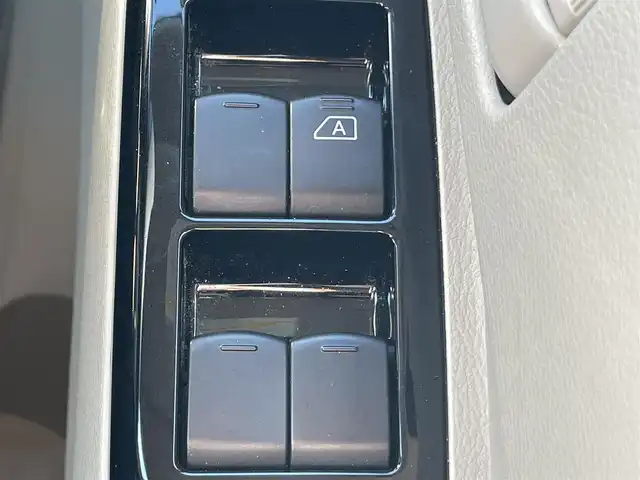 日産 ルークス X 岡山県 2022(令4)年 3.3万km ホワイトパール 登録時走行距離32988km/社外ナビ(MDV-D208BT)/　(CD/DVD/フルセグTV/Bluetooth)/全方位カメラ/コーナーセンサー/両側スライドドア/パワースライドドア/Clazzioレザー調シートカバー/ステアリングスイッチ/オートライト/ヘッドライトレベライザー/プッシュスタート/スマートキー/スペアキー×1/アイドリングストップ/ロールサンシェード/電動格納ミラー/純正フロアマット/横滑防止装置/盗難防止装置/取扱説明書/新車時整備手帳（保証書）