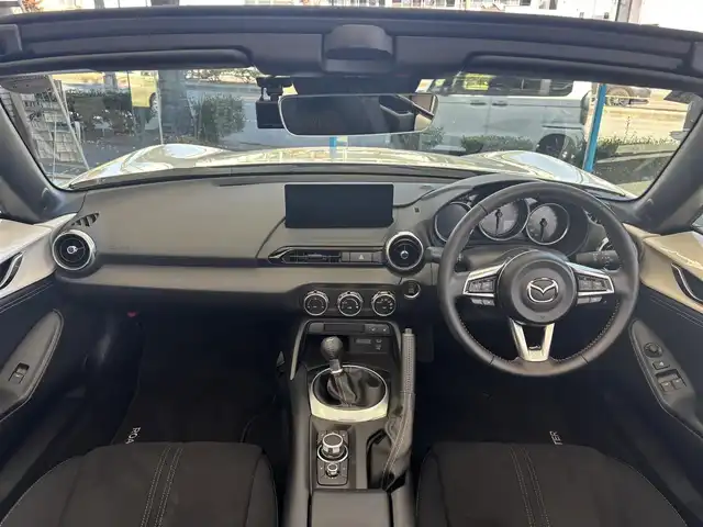 マツダ ロードスター S スペシャルパッケージ 愛知県 2025(令7)年 0.9万km スノーフレイクホワイトパールマイカ ８．８インチナビ　フルセグＴＶ　Ｂｌｕｅｔｏｏｔｈ　ＵＳＢ接続　スマホ連携　バックカメラ　ビルトインＥＴＣ　ドライブレコーダー　シートヒーター　アダプティブＬＥＤライト　標識認識　追従　ＬＫＡ　ＢＳＭ　前後衝突被害軽減ブレーキ