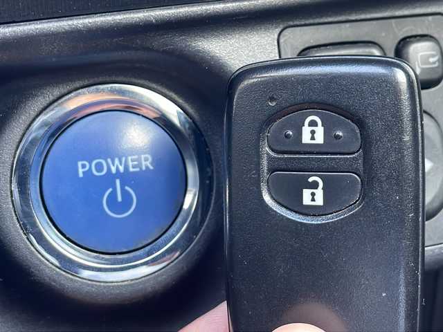 トヨタ アクア G 福岡県 2019(平31)年 13万km コバルトブルーメタリック ワンオーナー/純正ナビNSZT-W68T/（Bluetooth・DVD再生機能・フルセグTV）/バックカメラ/クリアランスソナー/コーナーセンサー/先進発車お知らせ機能/ビルトインETC/ドライブレコーダー/純正フロアマット/パワーウィンドウ/横滑り防止装置/レーンキープアシスト/衝突被害軽減システム/ABS/純正アルミホイール/保証書/取扱説明書/スペアキー