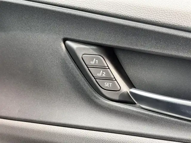 トヨタ プリウス Z 宮城県 2023(令5)年 3.8万km プラチナホワイトパールマイカ 寒冷地仕様/＝＝＝/モデリスタエアロ（F/S/R）/セーフティセンス/・プリクラッシュセーフティ/・緊急時操舵支援/・フロントクロストラフィックアラート/・レーンチェンジアシスト/・レーントレーシングアシスト/・レーンディパーチャーアラート/・レーダークルーズコントロール/・オートマチックハイビーム/・ロードサインアシスト/・ドライバー異常時対応システム/・プロアクティブドライビングアシスト/・発進遅れ告知機能/BSM/安心降車アシスト/後方車両接近通知/周辺車両接近時サポート/後方車両への接近警報/セカンダリーコリジョンブレーキ/トヨタチームメイト（アドバストパーク）/パーキングサポートブレーキ/パノラミックビューモニター/12.3インチディスプレイオーディオ/・コネクティッドナビ/・地デジTV/・USB/・AppleCarPlay/AndroidAuto/ビルトインETC2.0/AC100V/1500W/ワイヤレス充電器/本革シート/シートヒーター/ベンチレーション/ステアリングヒーター/運転席メモリー機能付パワーシート