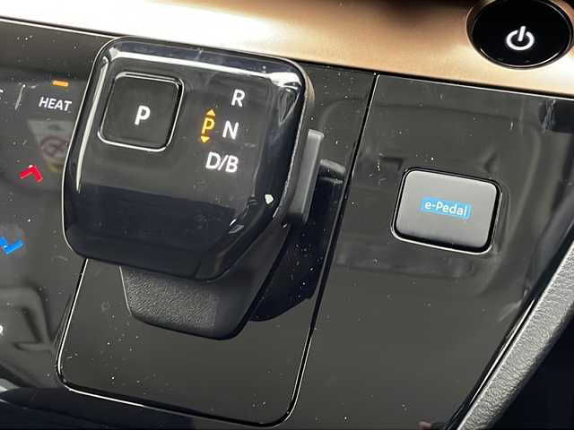 日産 サクラ G 千葉県 2024(令6)年 0.3万km ブラック 純正ナビ/フルセグTV/全方位カメラ/インテリジェントクルーズコントロール/衝突被害軽減ブレーキ/側方支援/クリアランスソナー/シートヒーター/ハンドルヒーター/電子パーキング/オートホールド