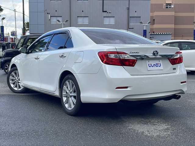 トヨタ カムリ ハイブリット Gパッケージ 福井県 2013(平25)年 6.8万km ホワイトパールクリスタルシャイン (株)IDOMが運営する【じしゃロン福井店】の自社ローン対象車両になります。こちらは現金またはオートローンご利用時の価格です。自社ローンご希望の方は別途その旨お申付け下さい/純正ナビ/Bluetooth/フルセグTV/CD/DVD/バックカメラ/ドライブレコーダー/アイドリングストップ/クルーズコントロール/運転席パワーシート/オートライト/フォグライト/キセノンヘッドライト/ETC/ドアバイザー/ステアリングスイッチ/プッシュスタート/スマートキー