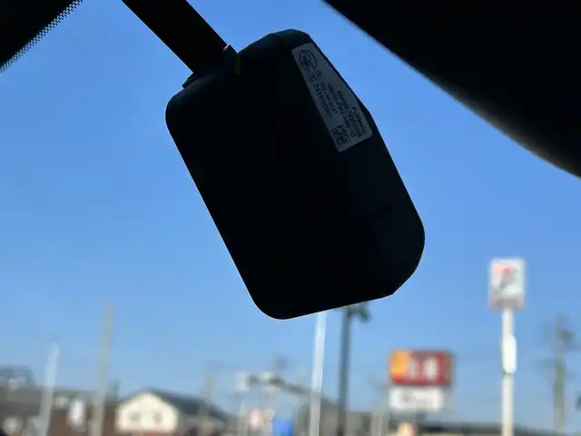 ホンダ ステップワゴン スパーダ eHEV プレミアムライン 佐賀県 2023(令5)年 3.4万km プラチナホワイトパール ワンオーナー/純正11.4型ナビ/・マルチビューカメラ/・フルセグTV/BT/CD/DVD/HDMI/純正15.6型後席モニター(VM-231FE)/純正前後ドライブレコーダー(DRH-229ND)/ホンダセンシング/・衝突軽減ブレーキ（CMBS）/・誤発進抑制機能/・後方誤発進抑制機能/・近距離衝突軽減ブレーキ/・歩行者事故低減ステアリング/・路外逸脱抑制機能/・渋滞追従機能付アダプティブクルーズコントロール（ACC）/・車線維持支援システム（LKAS）/・トラフィックジャムアシスト（渋滞運転支援機能）/・オートハイビーム/・アダプティブドライビングビーム/前後パーキングセンサー/ブラインドスポットインフォメーション/ハーフレザーシート　/1.2列目シートヒーター/2列目オットマン/パワーテールゲート　/純正17インチAW/両側パワースライドドア/LEDヘッドライト/革巻きステアリング/パドルシフト/スペアキー×1/取扱説明書/保証書