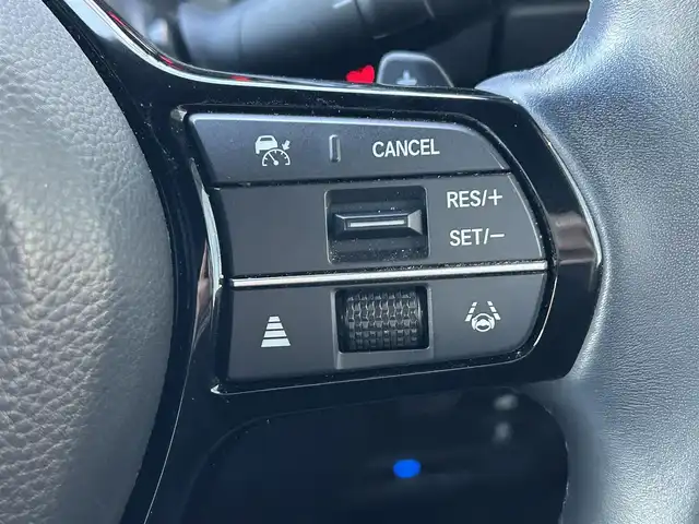 ホンダ ステップワゴン スパーダ eHEV プレミアムライン 佐賀県 2023(令5)年 3.4万km プラチナホワイトパール ワンオーナー/純正11.4型ナビ/・マルチビューカメラ/・フルセグTV/BT/CD/DVD/HDMI/純正15.6型後席モニター(VM-231FE)/純正前後ドライブレコーダー(DRH-229ND)/ホンダセンシング/・衝突軽減ブレーキ（CMBS）/・誤発進抑制機能/・後方誤発進抑制機能/・近距離衝突軽減ブレーキ/・歩行者事故低減ステアリング/・路外逸脱抑制機能/・渋滞追従機能付アダプティブクルーズコントロール（ACC）/・車線維持支援システム（LKAS）/・トラフィックジャムアシスト（渋滞運転支援機能）/・オートハイビーム/・アダプティブドライビングビーム/前後パーキングセンサー/ブラインドスポットインフォメーション/ハーフレザーシート　/1.2列目シートヒーター/2列目オットマン/パワーテールゲート　/純正17インチAW/両側パワースライドドア/LEDヘッドライト/革巻きステアリング/パドルシフト/スペアキー×1/取扱説明書/保証書