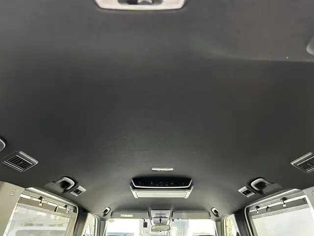 ホンダ ステップワゴン スパーダ eHEV プレミアムライン 佐賀県 2023(令5)年 3.4万km プラチナホワイトパール ワンオーナー/純正11.4型ナビ/・マルチビューカメラ/・フルセグTV/BT/CD/DVD/HDMI/純正15.6型後席モニター(VM-231FE)/純正前後ドライブレコーダー(DRH-229ND)/ホンダセンシング/・衝突軽減ブレーキ（CMBS）/・誤発進抑制機能/・後方誤発進抑制機能/・近距離衝突軽減ブレーキ/・歩行者事故低減ステアリング/・路外逸脱抑制機能/・渋滞追従機能付アダプティブクルーズコントロール（ACC）/・車線維持支援システム（LKAS）/・トラフィックジャムアシスト（渋滞運転支援機能）/・オートハイビーム/・アダプティブドライビングビーム/前後パーキングセンサー/ブラインドスポットインフォメーション/ハーフレザーシート　/1.2列目シートヒーター/2列目オットマン/パワーテールゲート　/純正17インチAW/両側パワースライドドア/LEDヘッドライト/革巻きステアリング/パドルシフト/スペアキー×1/取扱説明書/保証書