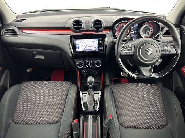 スズキ スイフト 三重県 2018(平30)年 1.5万km スーパーブラックパール /禁煙車//社外7型メモリナビ【AVIC-RWS901】/　フルセグTV/iPod/CD/DVD///全方位カメラ//オートエアコン//MTモード付AT//パドルシフト//運転席シートヒーター//ウッドコンビステアリング//ステアリングスイッチ//レーダークルーズコントロール//衝突被害軽減システム//レーンキープアシスト//純正ビルトインETC//社外前後ドライブレコーダー//純正フロアマット//ドアバイザー//オートマチックハイビーム//LEDオートライト//フォグランプ