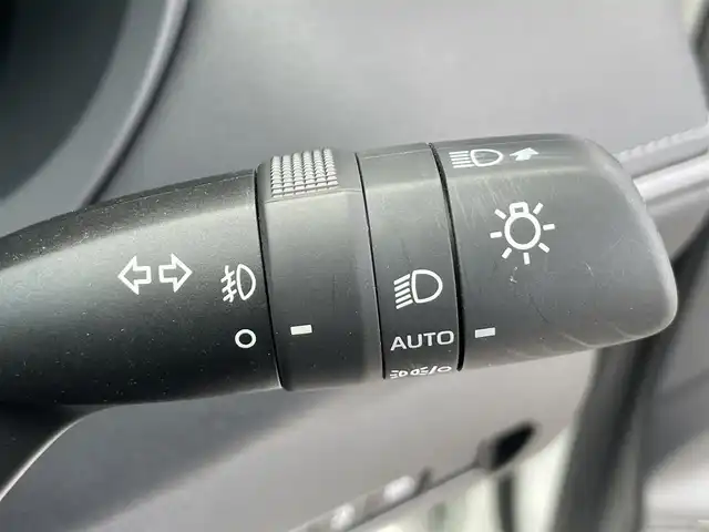 トヨタ ハリアー Z 香川県 2020(令2)年 1.6万km ホワイトパールクリスタルシャイン Toyota Safety Sense/・レーダークルーズコントロール/・レーントレーシングアシスト/・プリクラッシュセーフティ/・アダプティブハイビームシステム/・ロードサインアシスト/・インテリジェントクリアランスソナー/・ブラインドスポットモニター/・デジタルインナーミラー/・パーキングサポートブレーキ/12.3インチディスプレイオーディオ/（コネクティッドナビ対応）/→フルセグ/Bluetooth/USB/AUX/MiraCast/パノラミックビューモニター/JBLプレミアムサウンドシステム/ハンズフリーパワーバックドア/ハーフレザーシート/運転席パワーシート/LEDオートライト/ヘッドアップディスプレイ/電子パーキングブレーキ/オートブレーキホールド/革巻きステアリング/ステアリングリモコン/MTモード付AT/前後ドライブレコーダー/ビルトインETC2.0