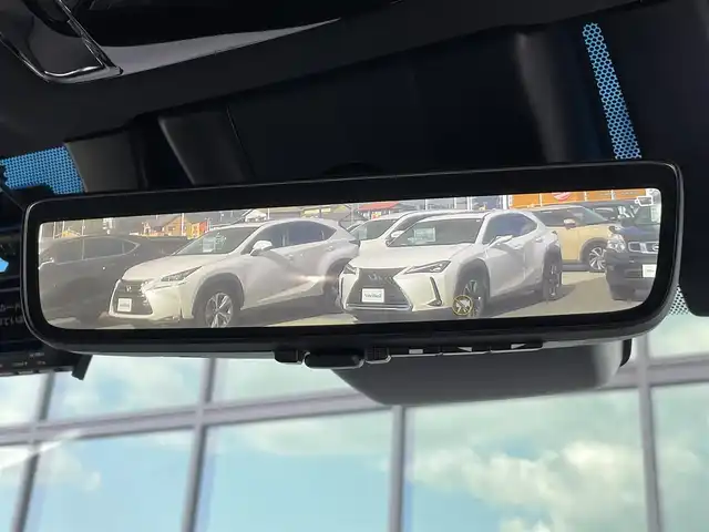 トヨタ ハリアー Z 香川県 2020(令2)年 1.6万km ホワイトパールクリスタルシャイン Toyota Safety Sense/・レーダークルーズコントロール/・レーントレーシングアシスト/・プリクラッシュセーフティ/・アダプティブハイビームシステム/・ロードサインアシスト/・インテリジェントクリアランスソナー/・ブラインドスポットモニター/・デジタルインナーミラー/・パーキングサポートブレーキ/12.3インチディスプレイオーディオ/（コネクティッドナビ対応）/→フルセグ/Bluetooth/USB/AUX/MiraCast/パノラミックビューモニター/JBLプレミアムサウンドシステム/ハンズフリーパワーバックドア/ハーフレザーシート/運転席パワーシート/LEDオートライト/ヘッドアップディスプレイ/電子パーキングブレーキ/オートブレーキホールド/革巻きステアリング/ステアリングリモコン/MTモード付AT/前後ドライブレコーダー/ビルトインETC2.0