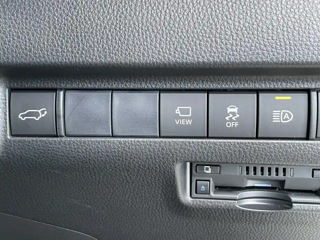 トヨタ ハリアー Z 香川県 2020(令2)年 1.6万km ホワイトパールクリスタルシャイン Toyota Safety Sense/・レーダークルーズコントロール/・レーントレーシングアシスト/・プリクラッシュセーフティ/・アダプティブハイビームシステム/・ロードサインアシスト/・インテリジェントクリアランスソナー/・ブラインドスポットモニター/・デジタルインナーミラー/・パーキングサポートブレーキ/12.3インチディスプレイオーディオ/（コネクティッドナビ対応）/→フルセグ/Bluetooth/USB/AUX/MiraCast/パノラミックビューモニター/JBLプレミアムサウンドシステム/ハンズフリーパワーバックドア/ハーフレザーシート/運転席パワーシート/LEDオートライト/ヘッドアップディスプレイ/電子パーキングブレーキ/オートブレーキホールド/革巻きステアリング/ステアリングリモコン/MTモード付AT/前後ドライブレコーダー/ビルトインETC2.0