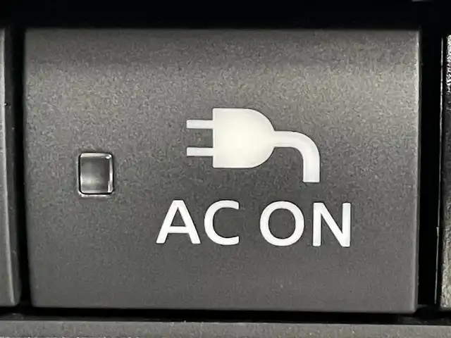 日産 エクストレイル G e－4ORCE 道央・札幌 2022(令4)年 0.5万km ブリリアントシルバー ・４WD/・ワンオーナー/・日産コネクトナビ/　USB/Bluetooth/AppleCarPlay/・アラウンドビューモニター/・デジタルインナーミラー/・ビルトインETC2.0/・ワイヤレス充電/・ヘッドアップディスプレイ/・プロパイロット/　衝突被害軽減ブレーキ/　レーンキープアシスト/　後側方車両検知警報/　衝突防止支援/　踏み間違い衝突防止/　ロードサインアシスト/・パーキングサポート/・レーダークルーズコントロール/・クリアランスソナー/・ダウンヒルアシストコントロール/・横滑り防止装置/・ABS/・オートブレーキホールド/・オートマチックハイビーム/・LEDヘッドライト/・フロントフォグランプ/・レザーシート/・D+N席シートヒーター/・社外フロアマット/・プッシュスタート/・スマートキー/・スペアキー/・取/保